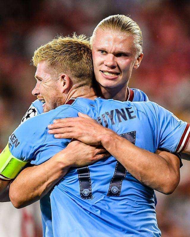 绝对死角，特拉布宗体育中场穆奇小角度任意球直接破门（穆奇小角度任意球直挂死角，特拉布宗体育中场精彩破门）