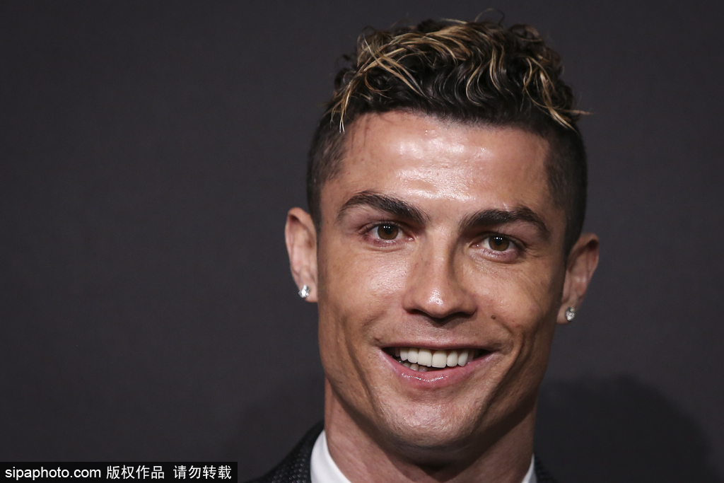 巴媒：米兰已表达对乌戈-索萨的兴趣，科林蒂安正在等待报价（巴媒：AC米兰有意引进乌戈-索萨，科林蒂安等待正式报价）