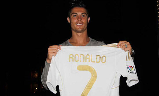 当选皇马10月队内最佳球员，居莱尔：希望本赛季赢得所有奖杯（荣膺皇马十月最佳，居莱尔：本季力争囊括全部冠军）