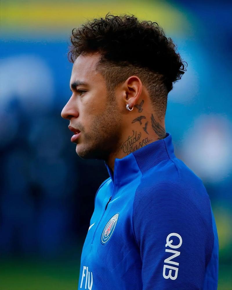 德天空：拜仁不打算在冬窗放走杰克逊，球员本人也无意离队（德天空：拜仁冬窗不放杰克逊，球员无离队打算）