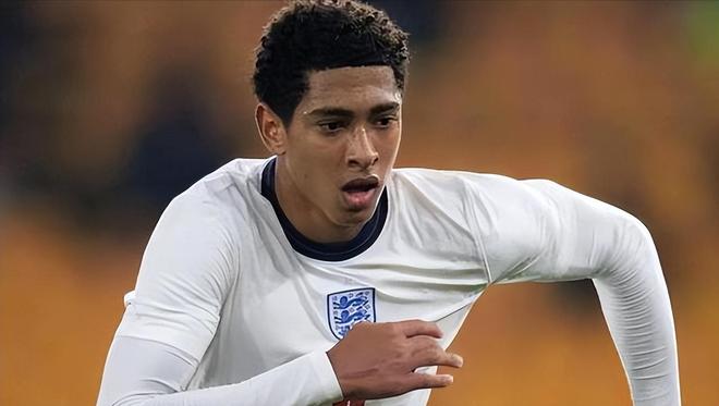 沪媒：足协杯决赛有六成是河南球迷，“球迷专列”重现江湖（沪媒：足协杯决赛现场河南球迷占比达六成，“球迷专列”回归江湖）