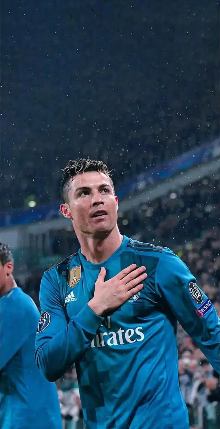 本赛季俱乐部双人组进球榜：凯恩+迪亚斯37球高居第一（俱乐部本季双人进球榜：凯恩与迪亚斯以37球领跑）