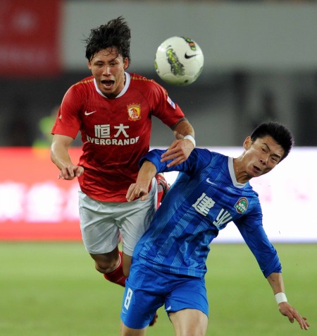 女排世俱赛开门红！朱婷贡献13分，科内3-0横扫奥兰多（女排世俱赛首战告捷：朱婷砍13分，科内3-0完胜奥兰多）