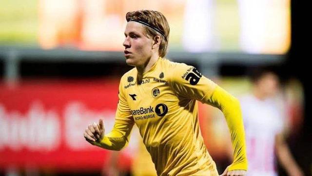 18岁210天，杨铭锐超越朱鹏宇成为英博最年轻的中超进球球员（年仅18岁210天，杨铭锐超越朱鹏宇成英博最年轻中超破门者）