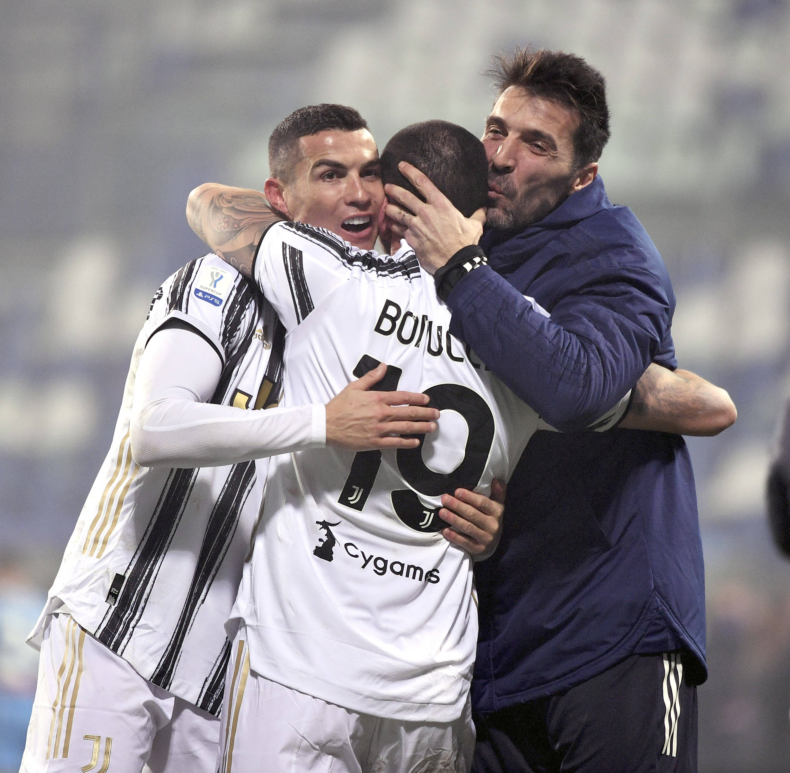 罗马名宿贾尼尼：佩7去尤文、米兰都能当主力，他配得上续约（罗马名宿贾尼尼：佩7无论赴尤文还是米兰都可锁定主力，续约实至名归）