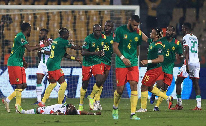 赛后情书：9人皇马遭遇塞尔塔羞辱式进球，阿隆索还不下课？（赛后观察：9人皇马遭塞尔塔羞辱性进球，阿隆索仍不下课？）