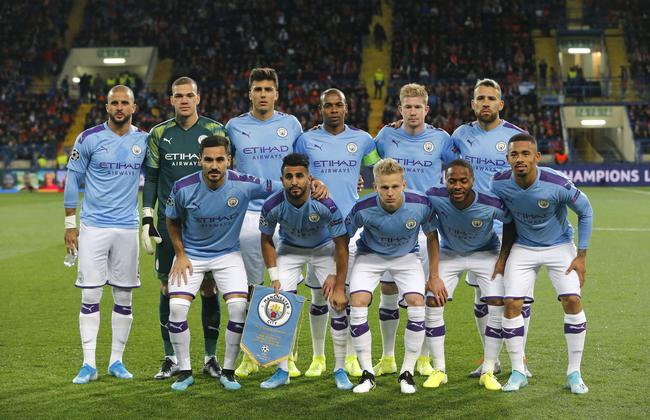 阿诺德：我对受伤感到非常沮丧，皇马球迷们2026年见（阿诺德坦言伤病令他沮丧：皇马球迷，2026年再会）