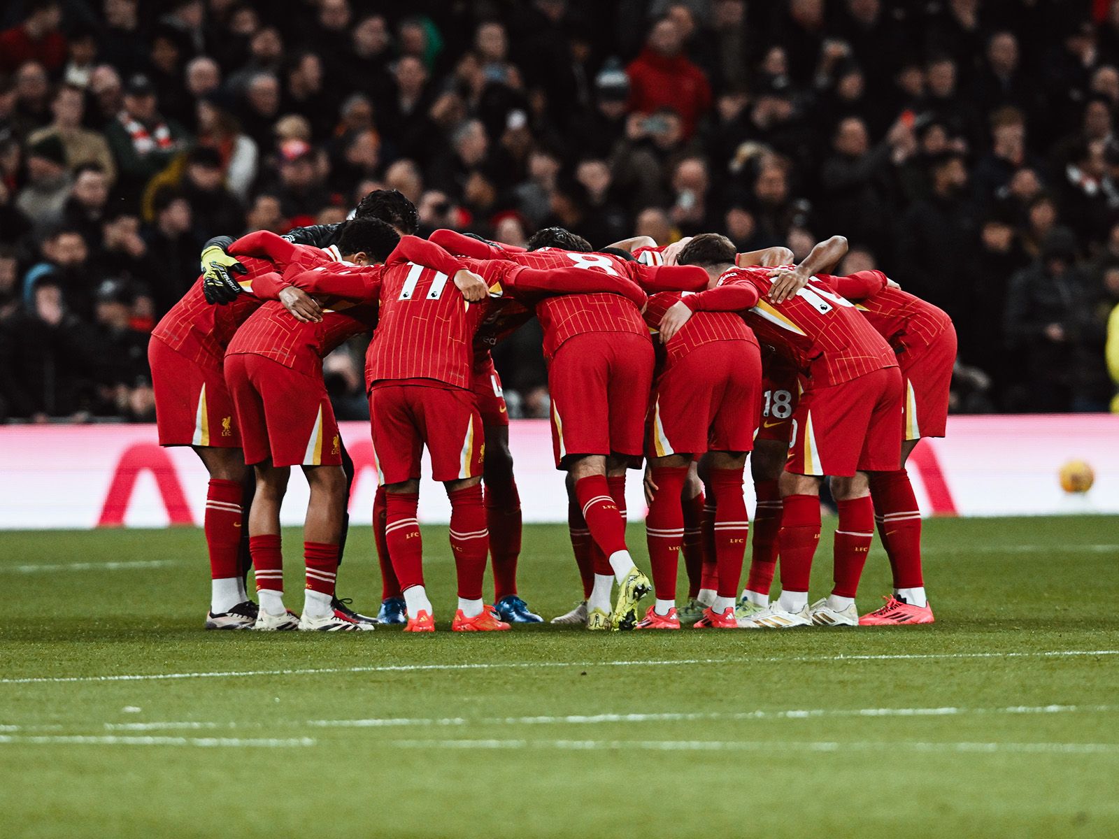 英超战报：穆尼奥斯破门，拉尔森中横梁，水晶宫1-0伯恩利（英超快讯：穆尼奥斯建功，拉尔森击中横梁，水晶宫1-0力克伯恩利）