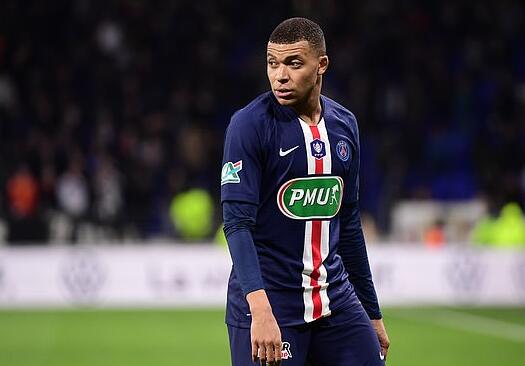 皇马战力全面评测：姆巴佩闪耀圣母大教堂，库尔图瓦再展门神风采（皇马实力全方位解析：姆巴佩点亮圣母大教堂，库尔图瓦再现门神本色）