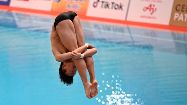 战巴萨贡献2球1助，布鲁日前锋福布斯当选欧冠全场最佳球员（对阵巴萨梅开二度送助攻，布鲁日前锋福布斯当选欧冠全场最佳球员）