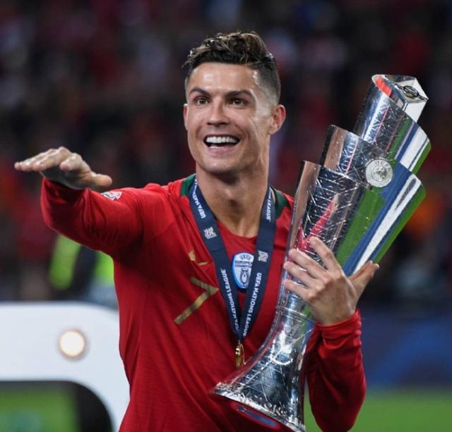 沪媒：莱昂纳多伤势没完全康复，刘若钒等人也有不同程度伤病（沪媒：莱昂纳多伤势仍未痊愈，刘若钒等队员也有不同程度伤情）