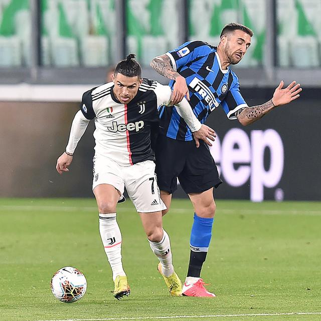 末节存在感有限！巴特勒11中6得到15分8篮板5助攻（末节影响力不足，巴特勒11投6中拿下15分8篮板5助攻）