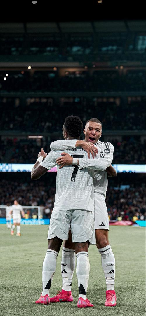 德转预热若昂-内维斯身价更新：最高涨至1.2亿欧，最低9500万（德转更新若昂-内维斯估值：上限1.2亿欧，下限9500万欧）