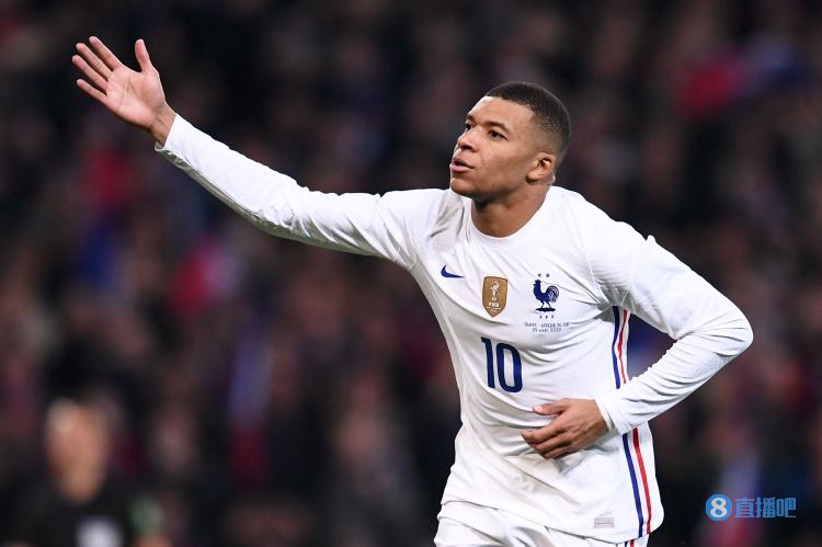 劳塔罗进球后比出A字，把进球献给受伤的前队友阿什拉夫（劳塔罗破门后摆出“A”手势，致敬受伤的昔日队友阿什拉夫）